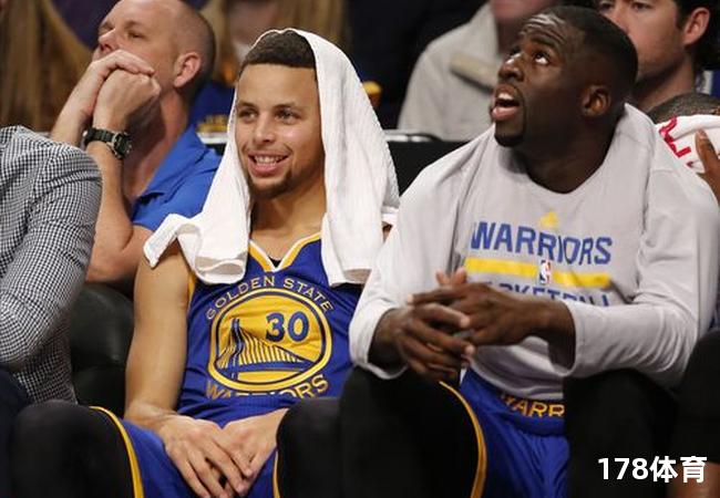  库里替补席默默哭泣，勇士队友竟无动于衷？