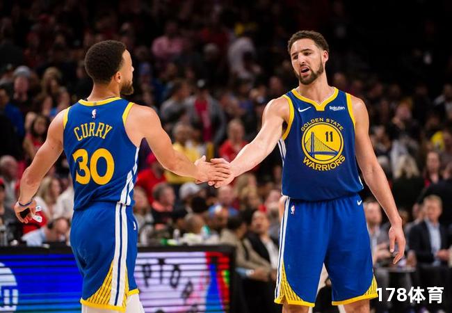  库里替补席默默哭泣，勇士队友竟无动于衷？ 第2张