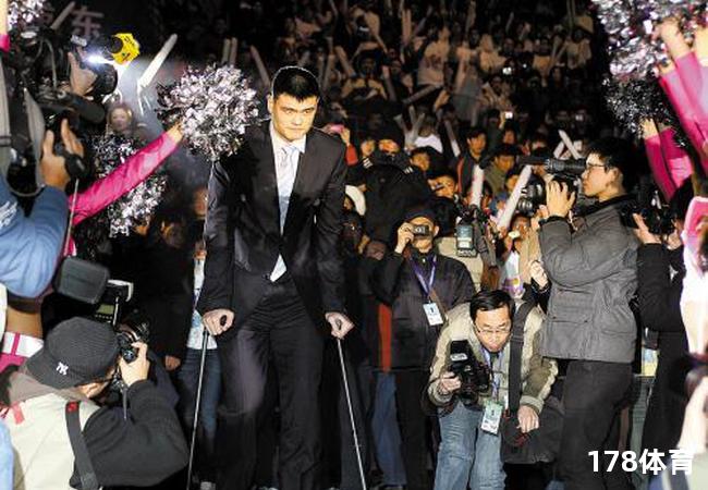  李春江指导为何频频现身广东？媒体人揭秘，看后让人惊讶