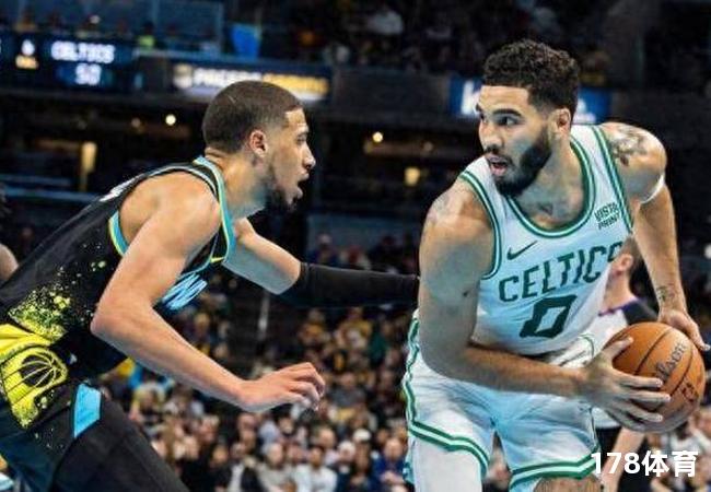 NBA常规赛步行者哈利伯顿以20助攻击溃公牛，球迷们惊叹不已！