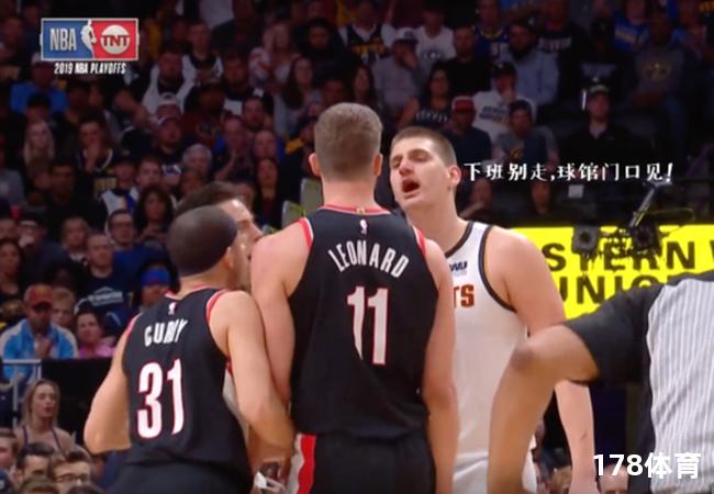 约基奇三节11中11砍下26分14板10助，全场沸腾！