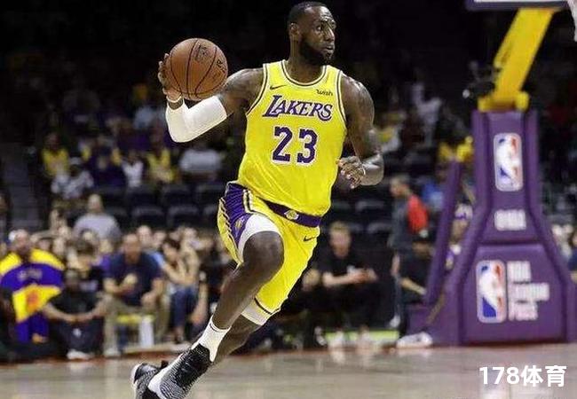 詹姆斯17分再战黄蜂，浓眉哥燃爆全场」 第2张