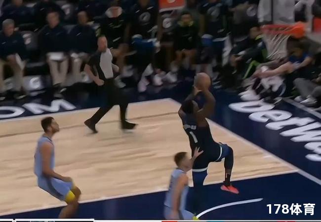  暴力美学！爱德华兹独砍44分，震惊全场！