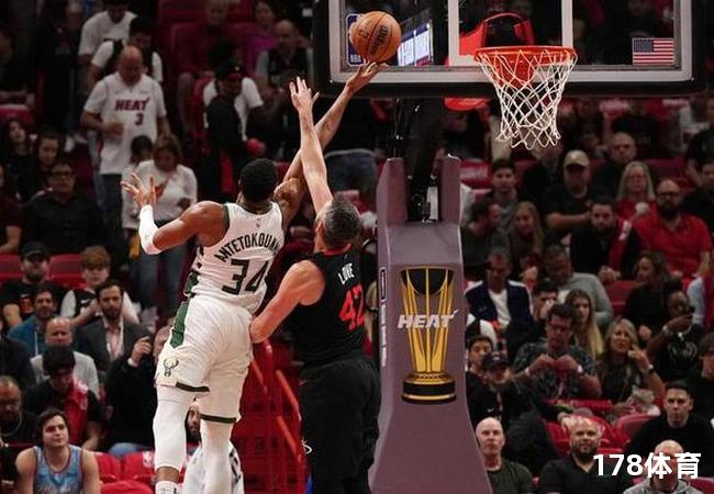 19投11中狂揽26分8板4帽，球迷疯狂 第3张