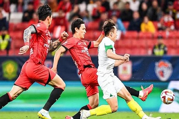 上海海港对阵山东泰山，中超球队进攻防守看点对比