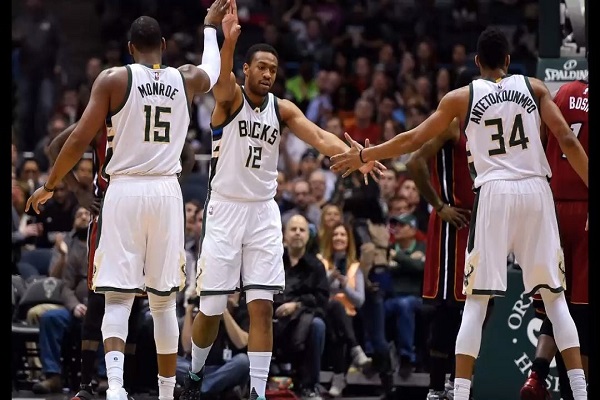 雄鹿118-117险胜76人，马克西和恩比德联手砍分不敌！ 第1张