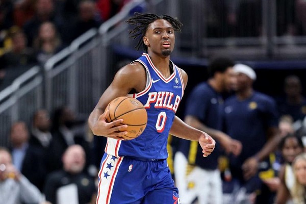 爵士124-127不敌76人，马克西狂砍51分 第1张