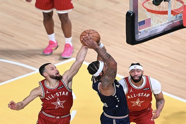 利拉德夺NBA全明星MVP，利拉德33分首夺全明星MVP！ 第3张