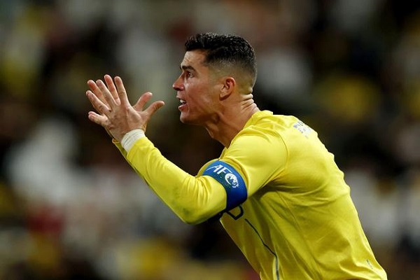 利雅得胜利2-0费哈，C罗晋级亚冠西半区8强 第2张