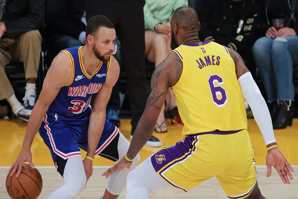 湖人vs勇士历史战绩，湖人对勇士交锋记录 第1张