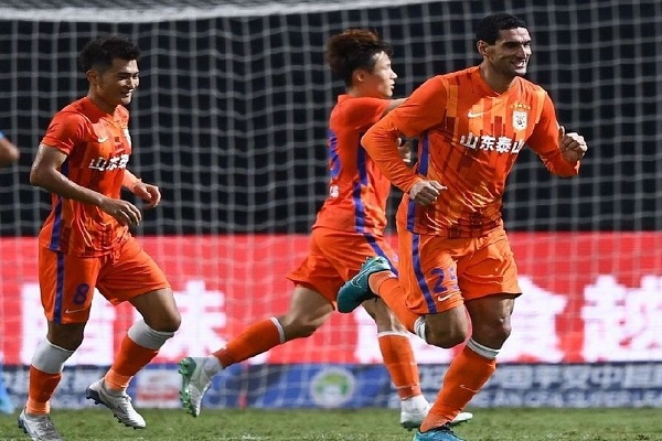 中超首轮首发名单揭晓：泰山vs亚泰对阵阵容一览  第3张