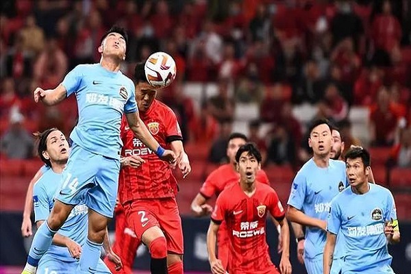 足球首发和替补一共几个？首发替补名单是怎么确定？