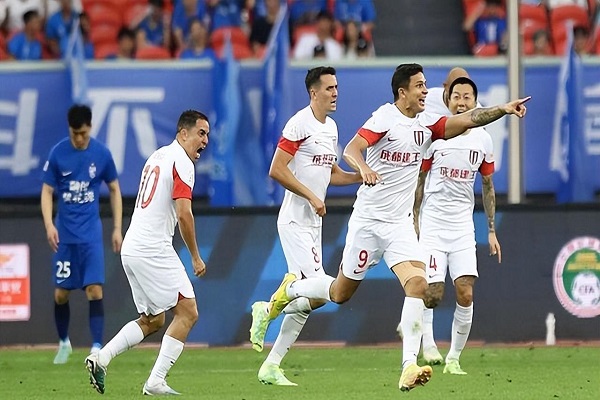 足球首发和替补一共几个?首发替补名单是怎么确定? 第2张 足球首发和替补一共几个?首发替补名单是怎么确定? 第2张