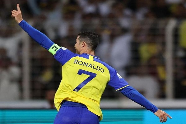 利雅得胜利1-3两连败，C罗8次射门0次射正 第1张