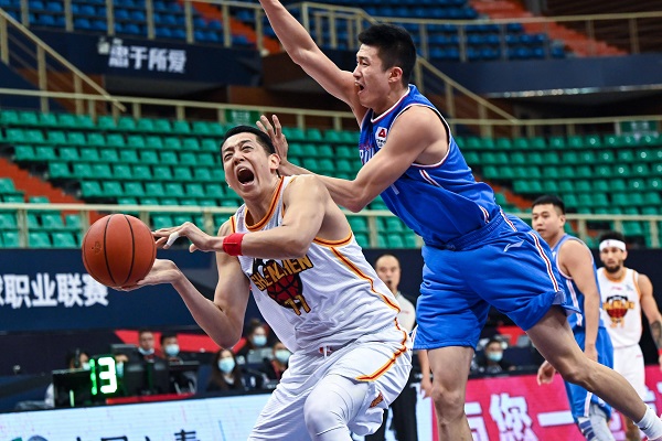 马刺129-131惜败国王，马刺无缘季后赛 第1张