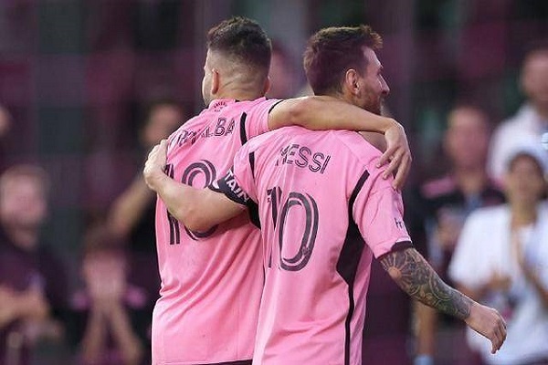 美职联足球比赛赛程多少轮？