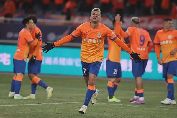 亚冠1/4决赛次回合：山东泰山对阵横滨水手首发出炉 第2张