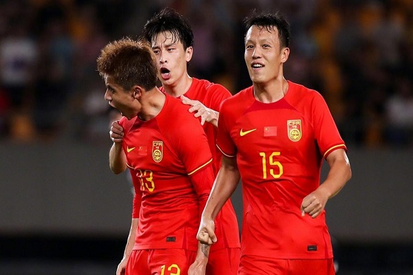 国足vs新加坡历史战绩，国足5胜2平1负占优！ 第2张