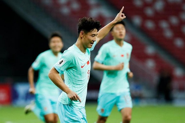 国足主场迎战新加坡，首发阵容名单出炉 第1张