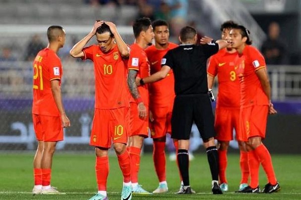 国足主场迎战新加坡，首发阵容名单出炉 第2张