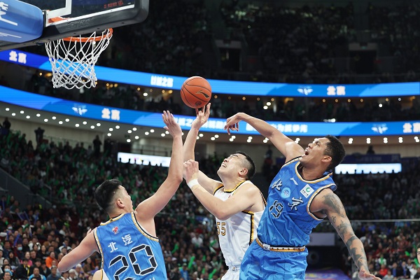 CBA最新常规赛：广东华南虎vs北京北汽 第1张