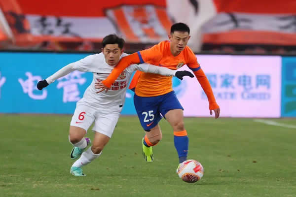 山东泰山队队员名单，山东泰山2024球队阵容 第1张