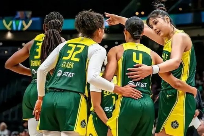 WNBA焦点对决：西雅图风暴主场迎战明尼苏达天猫，攻防博弈谁能突围？