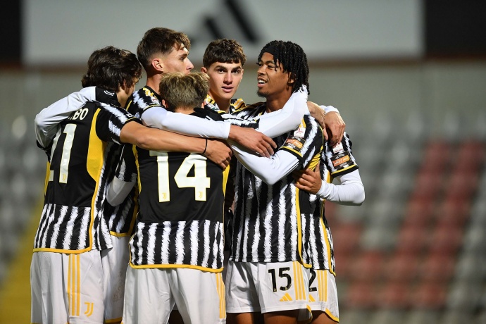 胡梅尔斯谢幕战：尤文2-1力克多特，坎比亚索闪耀全场 第1张