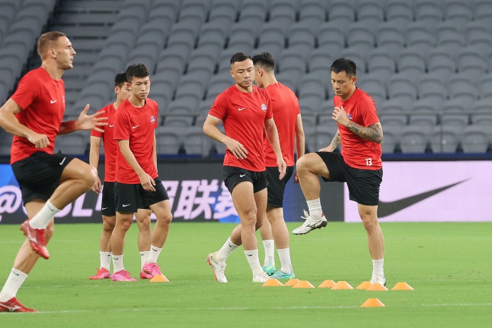 梅州客家2-1武汉三镇：恩戈姆闪耀，终结11轮不胜阴霾