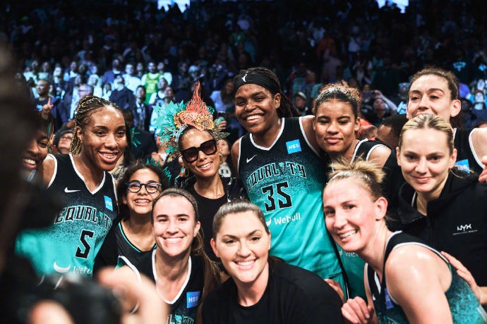 WNBA焦点对决：拉斯维加斯王牌VS纽约自由人，强强碰撞谁能称雄？ 第2张