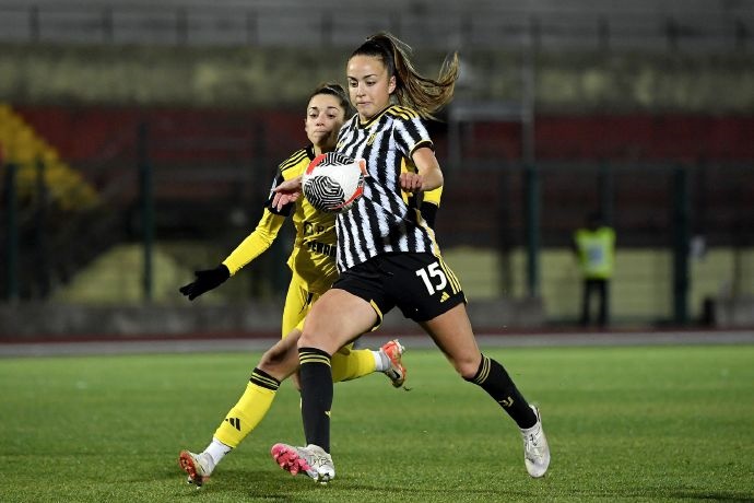 球会友谊焦点战：尤文图斯女足VS科莫女足，胜负悬念与战术博弈