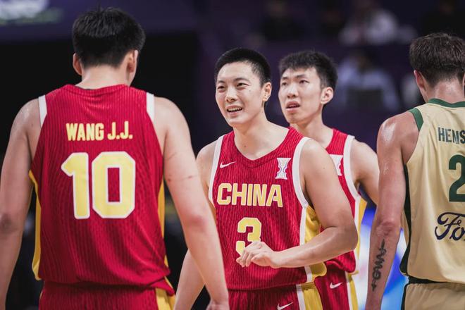 男篮亚洲杯：胡明轩胡金秋闪耀，中国1分惜败澳大利亚获亚军 第2张