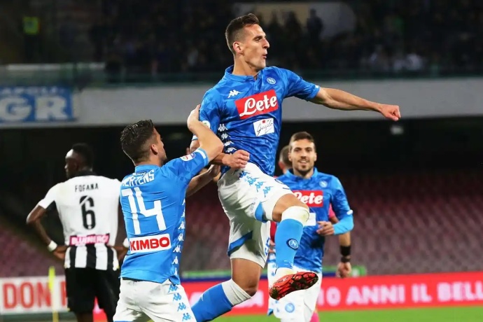 意甲焦点战前瞻：萨索洛主场迎战那不勒斯，攻防对决一触即发 第2张