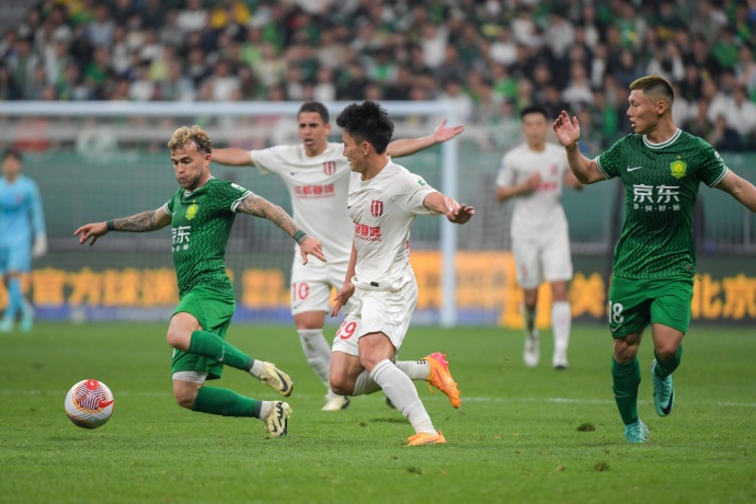 国安7-0狂胜十人玉昆，张玉宁1射2传闪耀足协杯半决赛