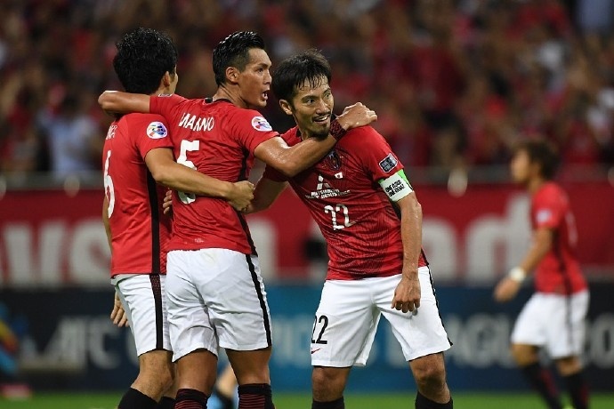 日职联焦点战：柏太阳神主场迎战浦和红钻，胜负悬念待解