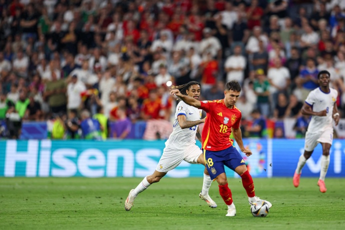 世预赛焦点战：西班牙客场碾压保加利亚，传控风暴席卷索非亚 第2张