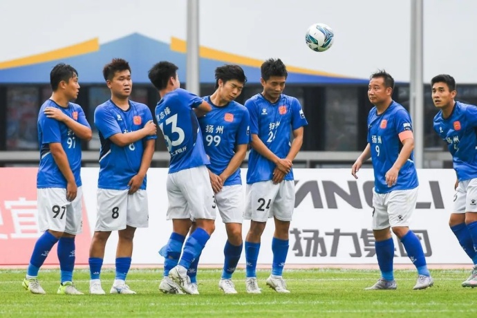 苏超焦点战:扬州队主场迎战南通队,连胜霸主或遇顽强阻击 第2张 苏超焦点战:扬州队主场迎战南通队,连胜霸主或遇顽强阻击 第2张