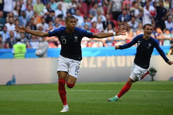 世预赛焦点战：法国主场迎战冰岛，高卢雄鸡能否轻松过关？ 第2张