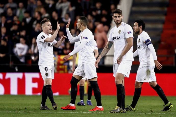 巴萨6-0狂胜瓦伦西亚:费尔明、拉菲尼亚闪耀,莱万破荒助红蓝军团暂居西甲次席 第2张 巴萨6-0狂胜瓦伦西亚:费尔明、拉菲尼亚闪耀,莱万破荒助红蓝军团暂居西甲次席 第2张