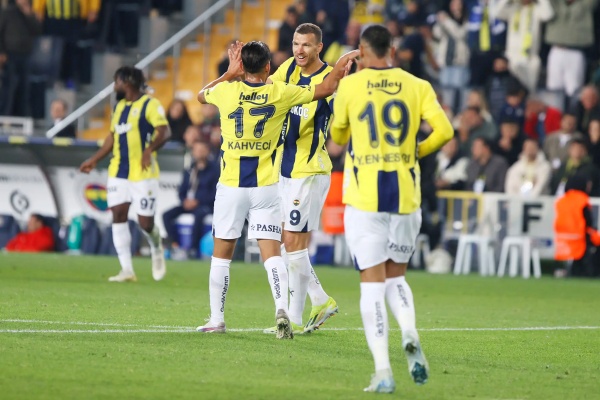 土超焦点战:费内巴切主场强势出击,阿兰亚斯堡难逃败局? 第2张 土超焦点战:费内巴切主场强势出击,阿兰亚斯堡难逃败局? 第2张