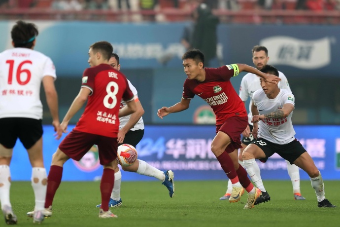 中超焦点战前瞻:天津津门虎VS河南队,争五大战谁能笑到最后? 第2张 中超焦点战前瞻:天津津门虎VS河南队,争五大战谁能笑到最后? 第2张