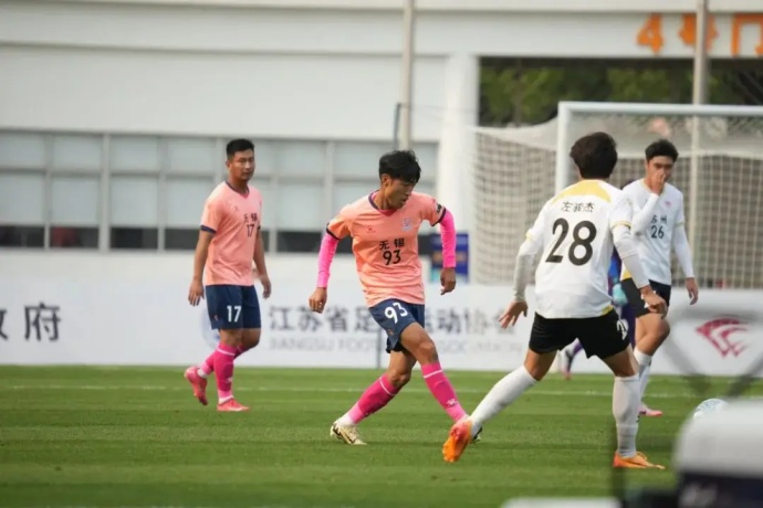 无锡三箭齐发3-0客胜盐城，吴磊传射夏锡成头槌，无锡半决赛约战南通