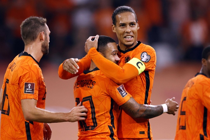 荷兰4-0横扫马耳他 加克波双响领跑射手榜，橙衣军团G组三分领跑 第2张
