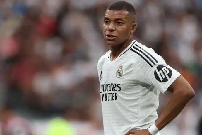 法国3-0完胜阿塞拜疆:姆巴佩闪耀,高卢雄鸡领跑D组 第2张 法国3-0完胜阿塞拜疆:姆巴佩闪耀,高卢雄鸡领跑D组 第2张