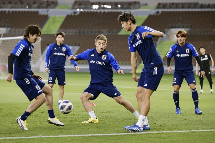 麒麟挑战杯激战：日本2-2战平巴拉圭，众星闪耀平局收场 第2张