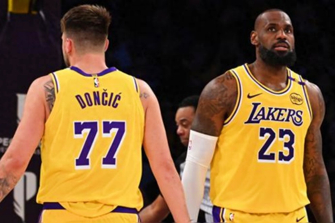 10月13日NBA季前赛前瞻：湖人VS勇士赛前预测