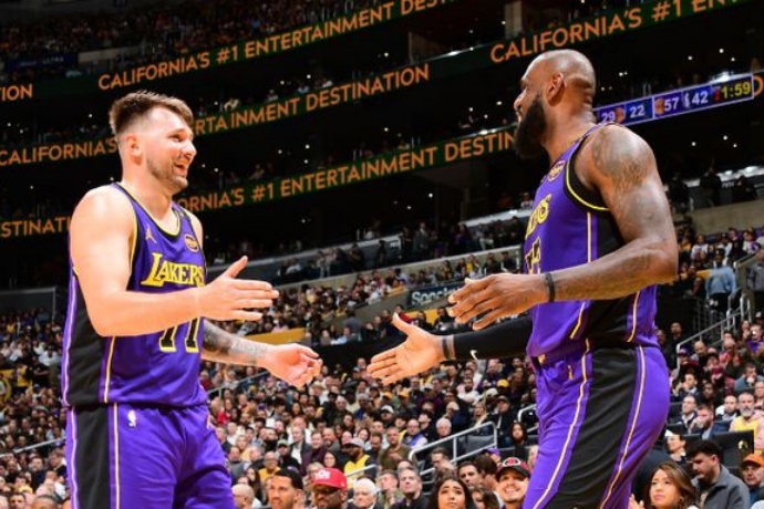 10月13日NBA季前赛前瞻：湖人VS勇士赛前预测 第2张