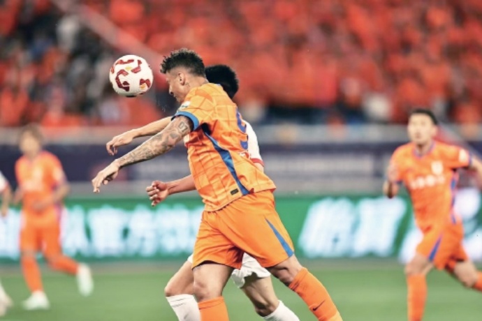 孙锡鹏头球破门舍库点射救主，广西平果1-1战平青岛红狮，保级形势依旧严峻 第2张