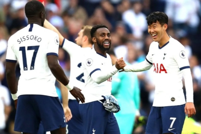 英超激战：维拉2-1逆转热刺，罗杰斯布恩迪亚世界波闪耀 第2张