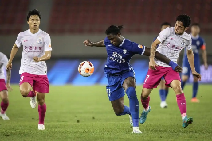 中超保级生死战：武汉三镇VS深圳新鹏城，谁能笑到最后？